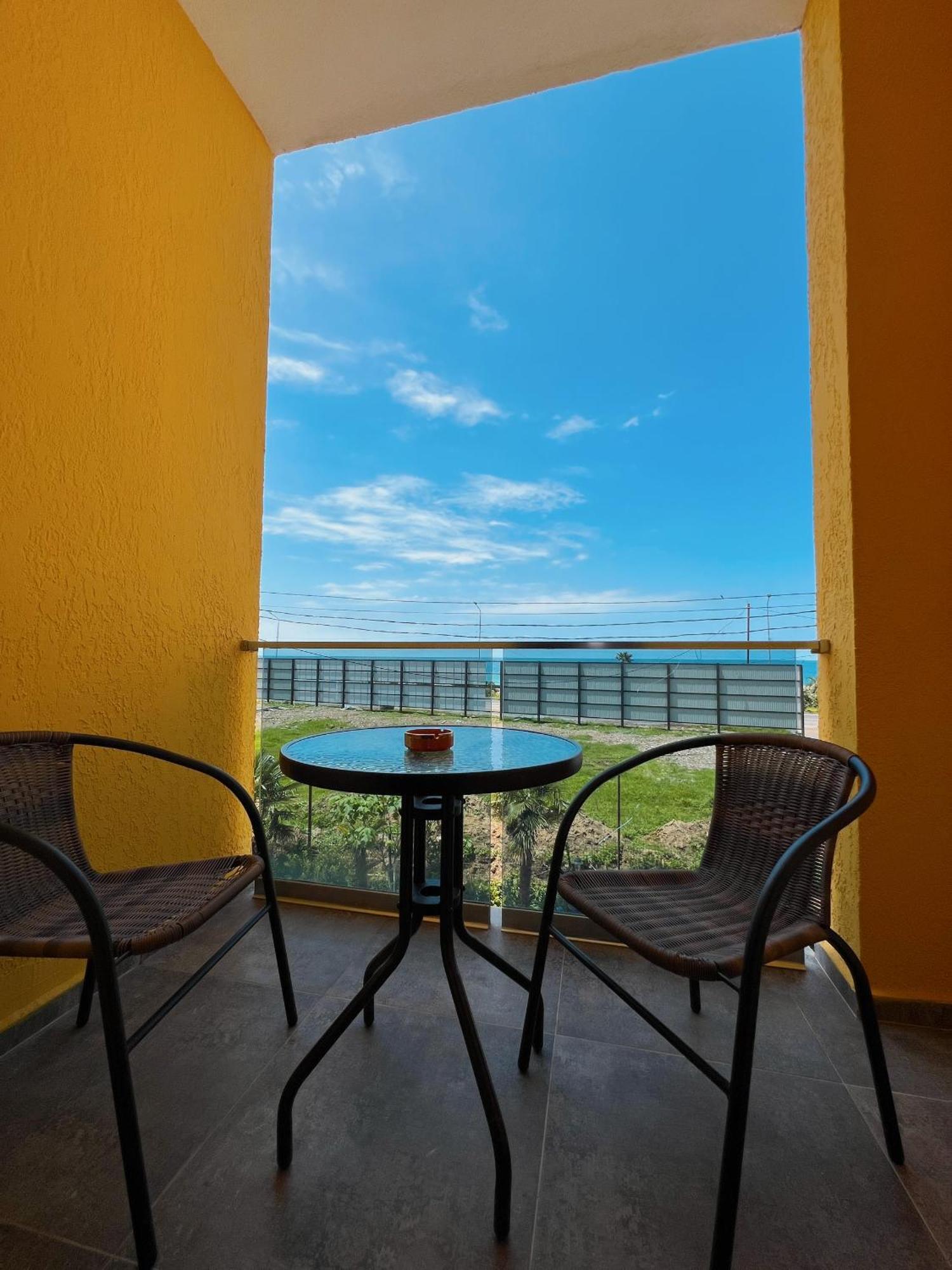 Casa Del Mar Hotel Kvariati Ngoại thất bức ảnh
