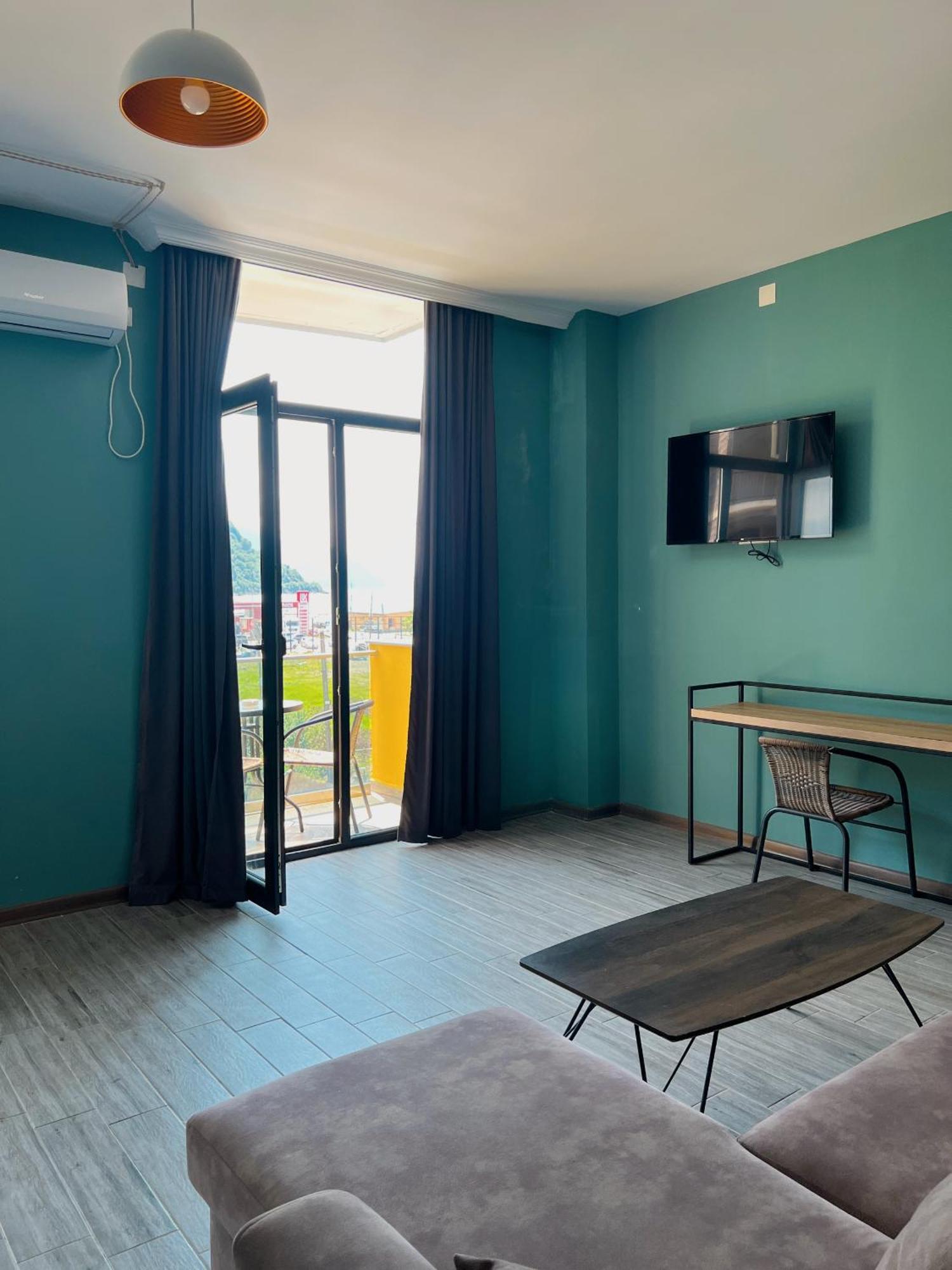 Casa Del Mar Hotel Kvariati Ngoại thất bức ảnh
