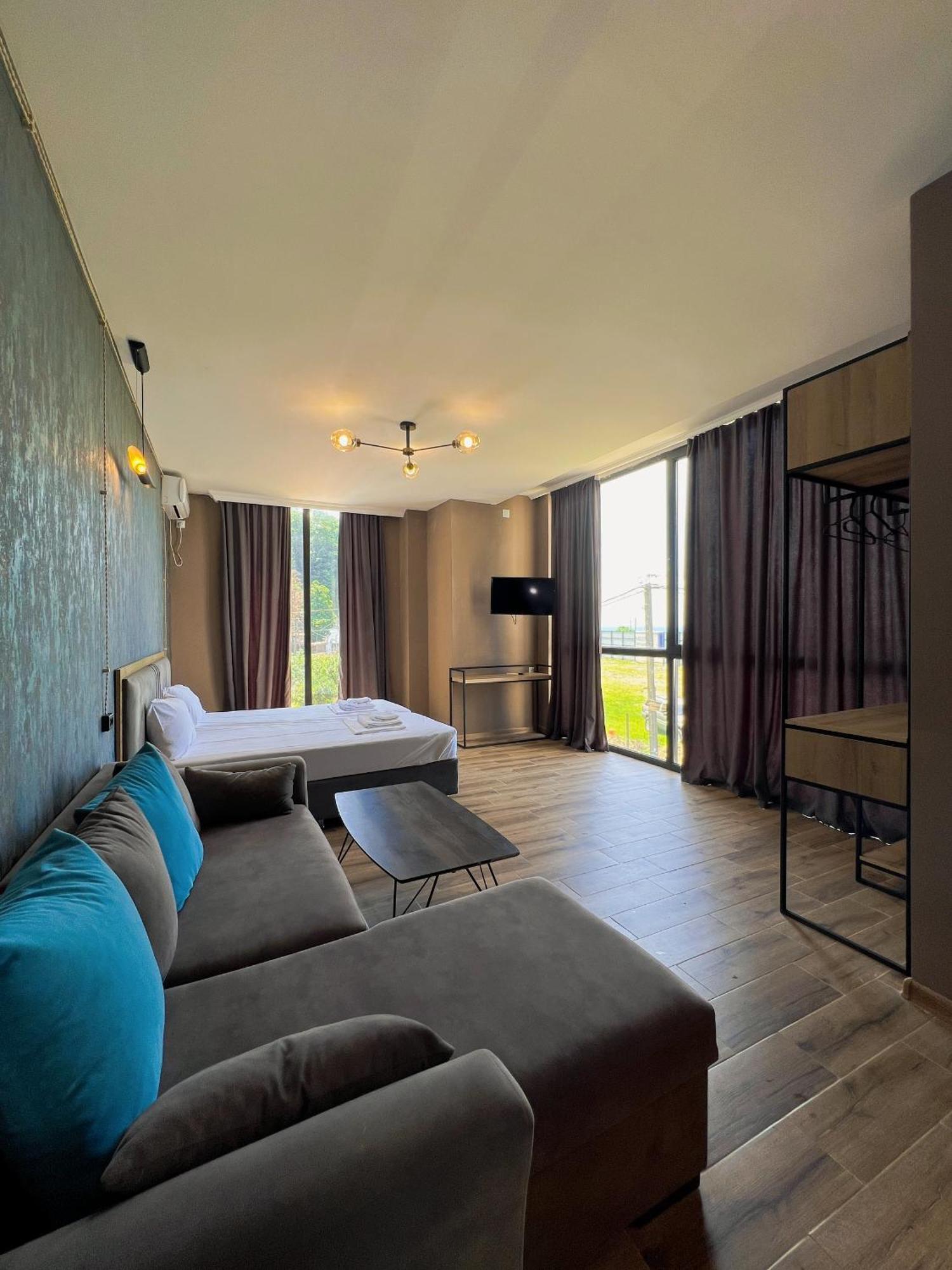 Casa Del Mar Hotel Kvariati Ngoại thất bức ảnh