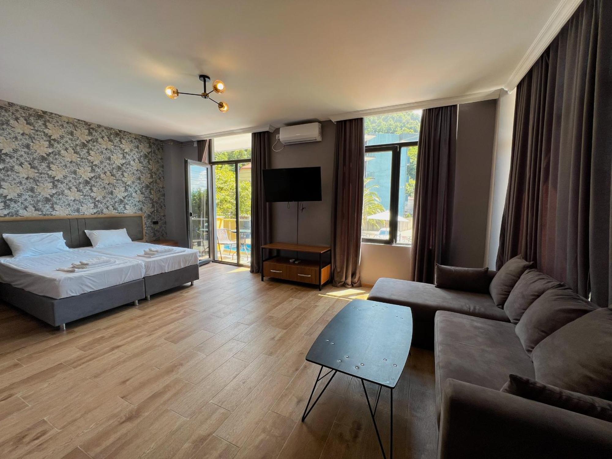 Casa Del Mar Hotel Kvariati Ngoại thất bức ảnh